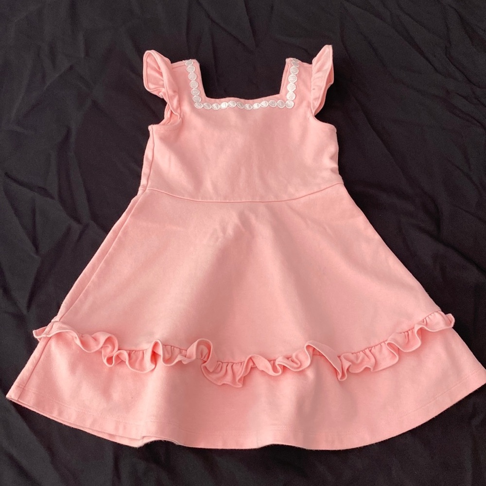 Beautiful dress worn a few times.